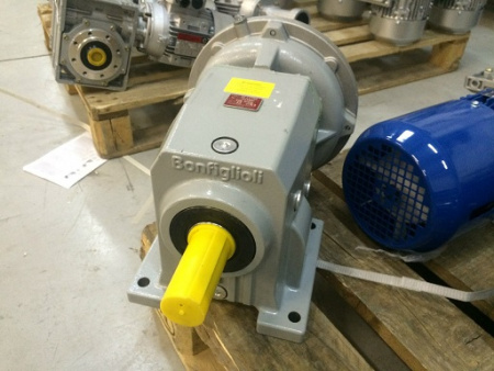 Редуктор C 513  P 216,7   P80  В3